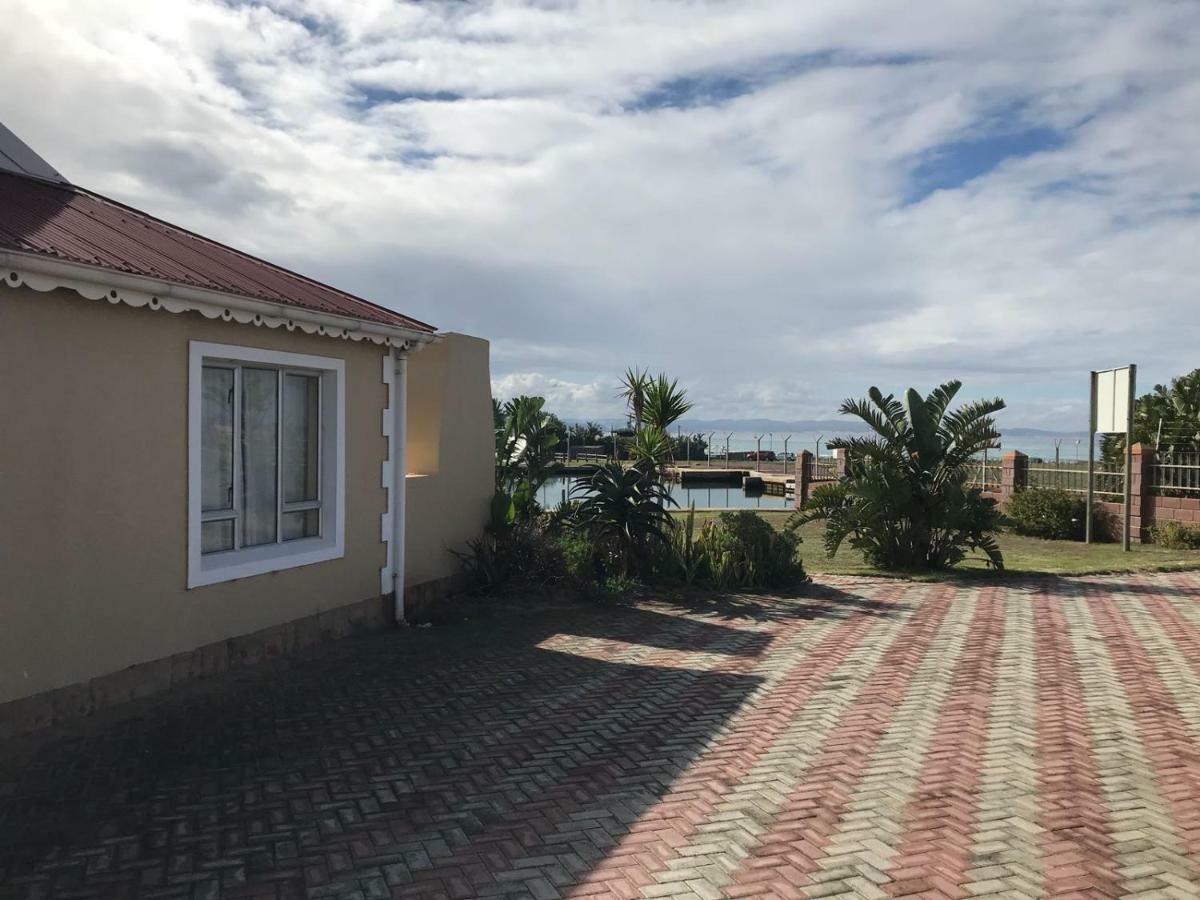 Marina Sands Villa Jeffreysbaai Buitenkant foto