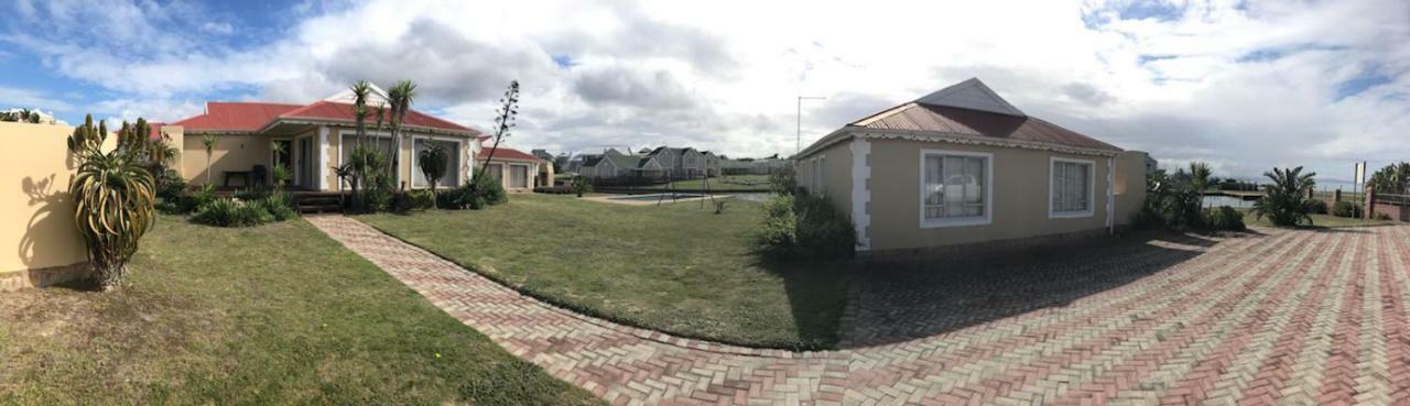 Marina Sands Villa Jeffreysbaai Buitenkant foto